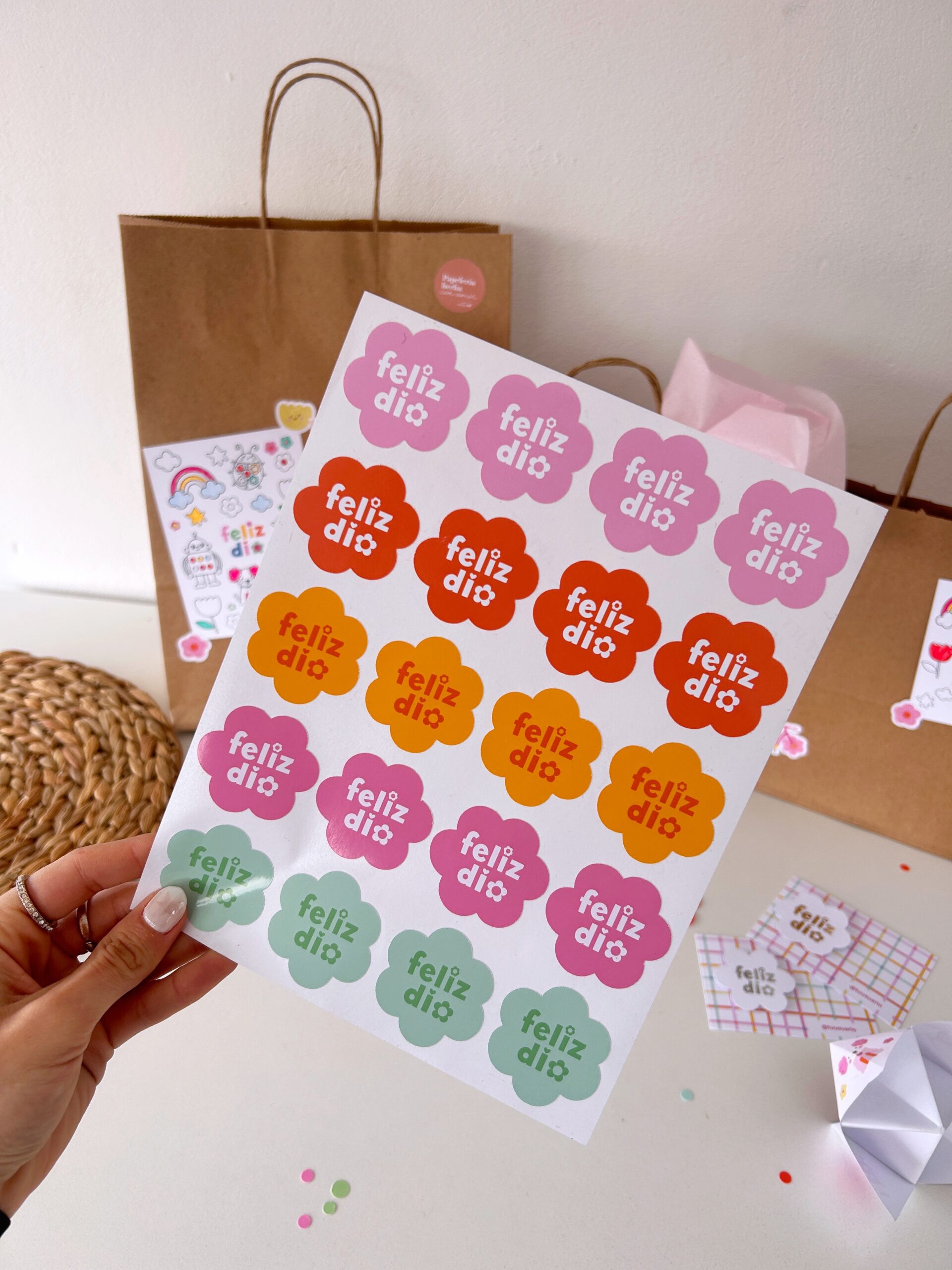 Stickers feliz día (x16u)✿